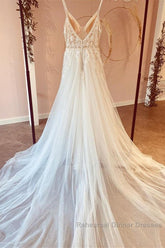 Modest Long A-line V-neck Spaghetti Straps Tulle Wedding Dresses with Appliques Lace